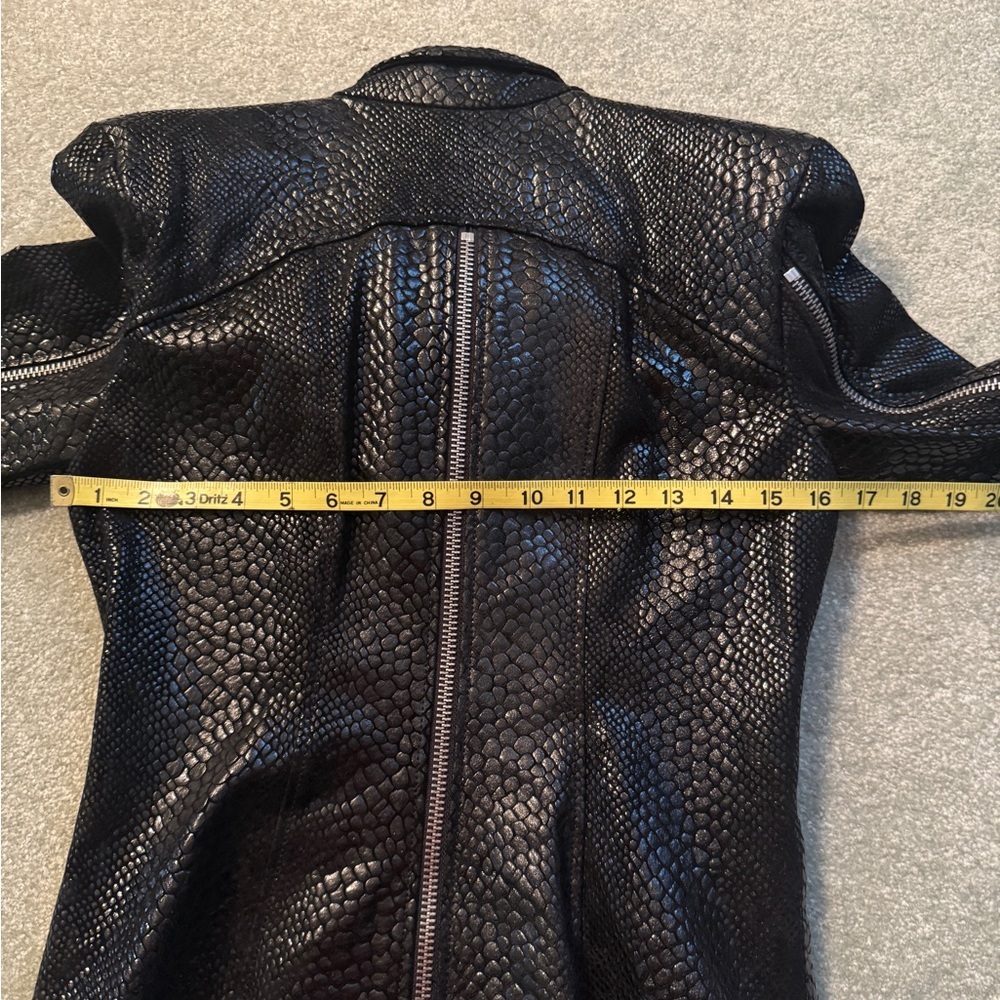Bebe Black Leather Snakeskin Moto Jacket size XS NWOT - Picture 14 of 15